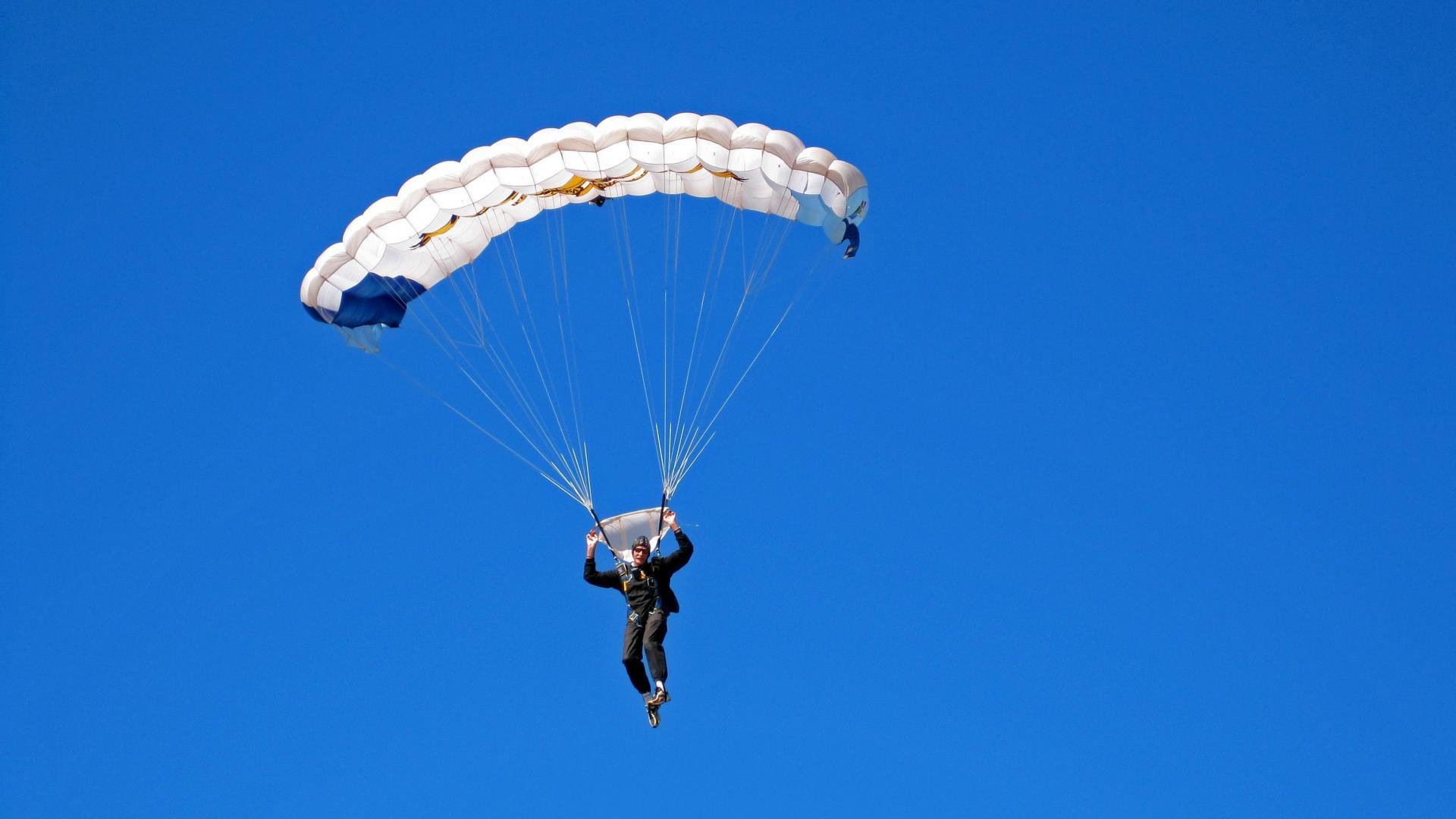 _火箭队势头强劲，连续获胜局面继续_，火箭队再度出手