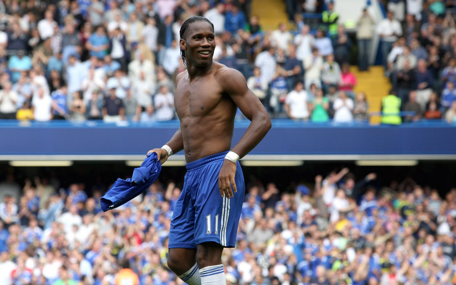 迷你足球趣味比赛，家庭欢聚好时光，迷你足球门